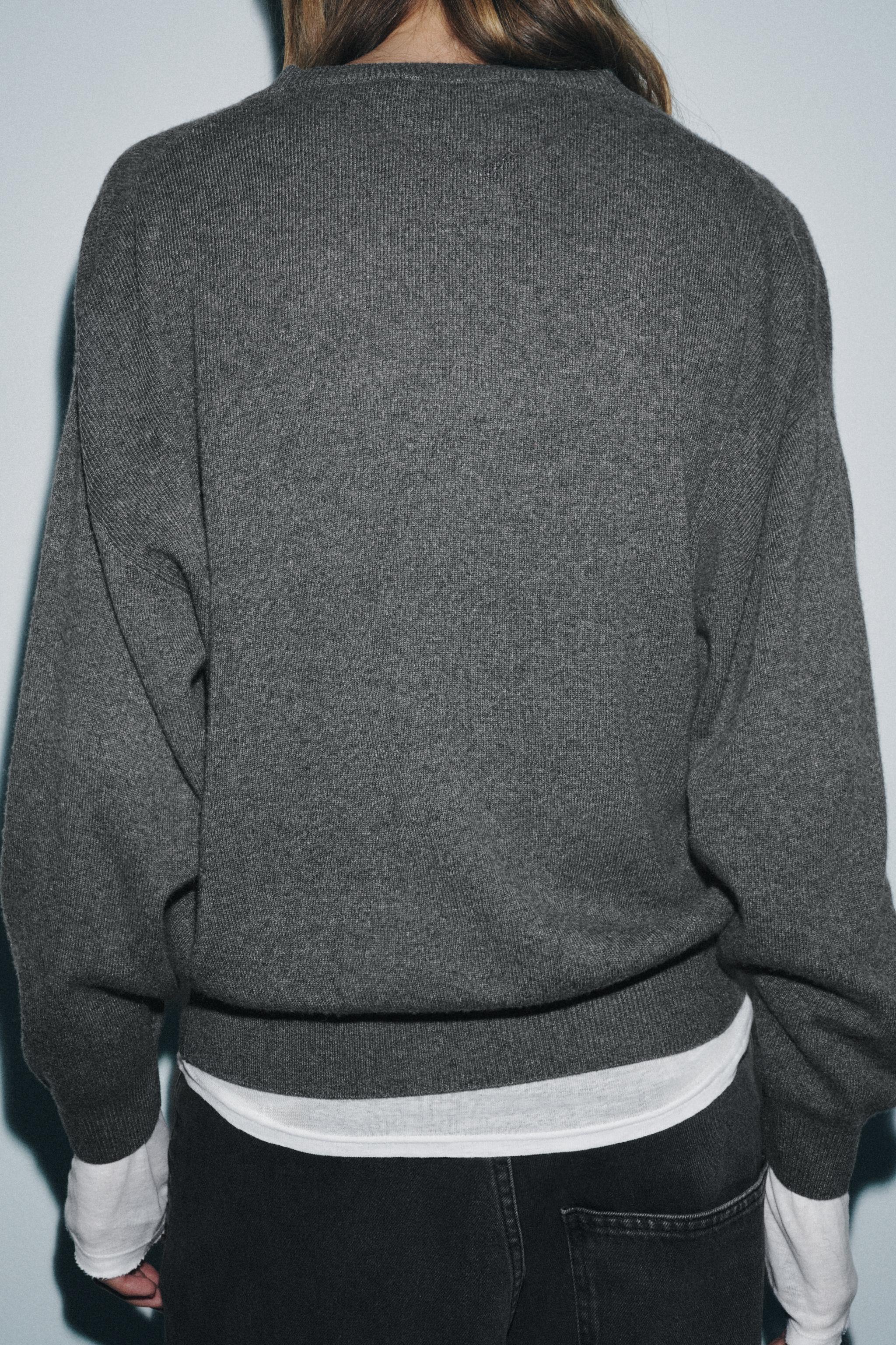 DEEP V-NECK KNIT JUMPER